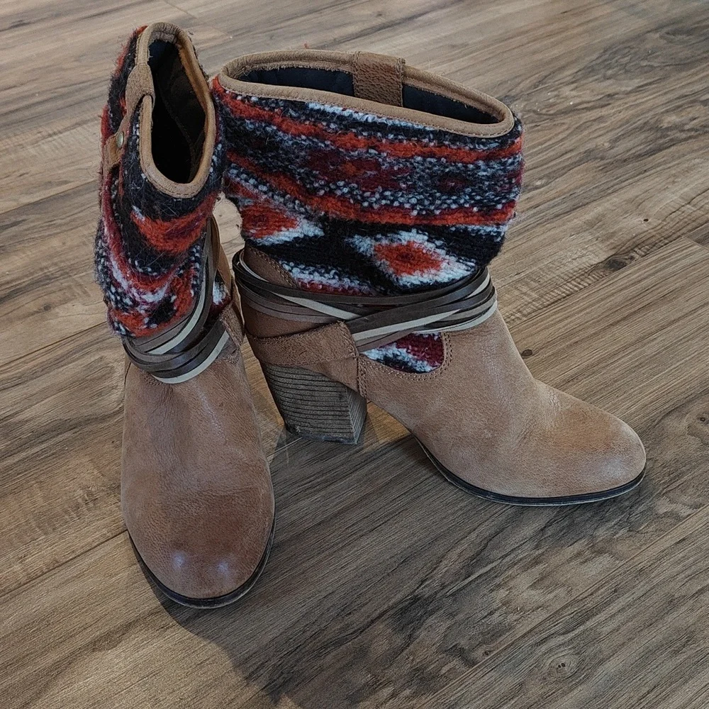 EUC Steve Madden Tolteca Booties - Picture 2 of 10